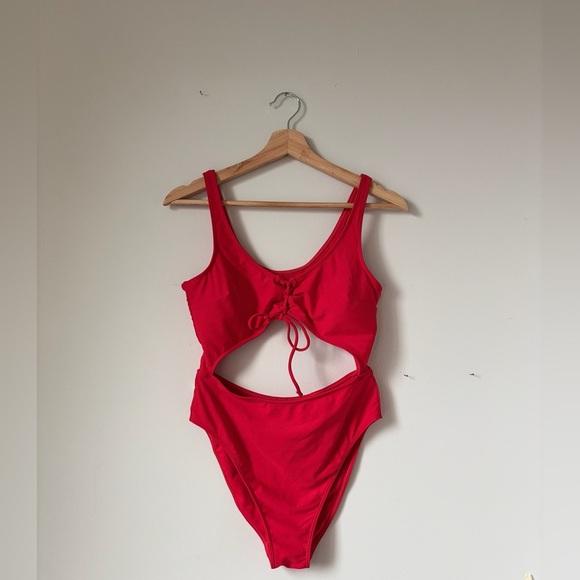 Hollister Red Cutout Cinched One Piece Swimsuit - Picture 1 of 4